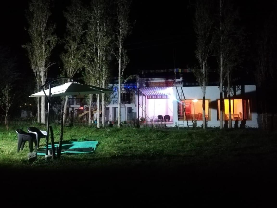 Sernang Homestay Hundar Екстериор снимка